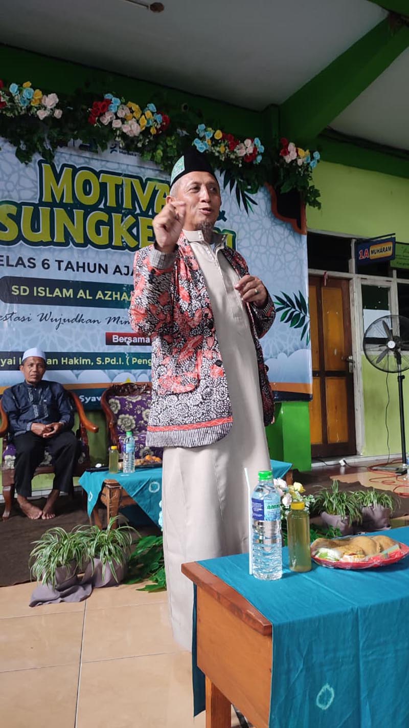 SD Islam Al Azhaar Rejoagung: Sungkeman Menanamkan Bakti Anak Kepada Orang Tua Sejak Dini